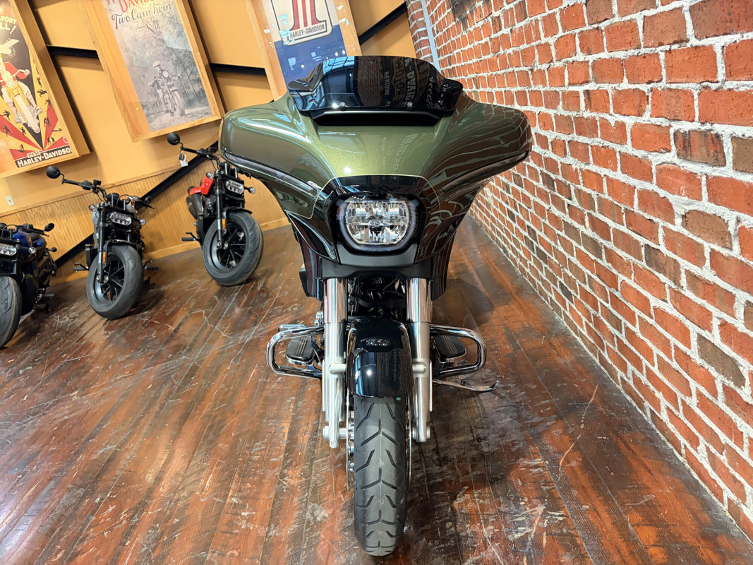 Street Glide®