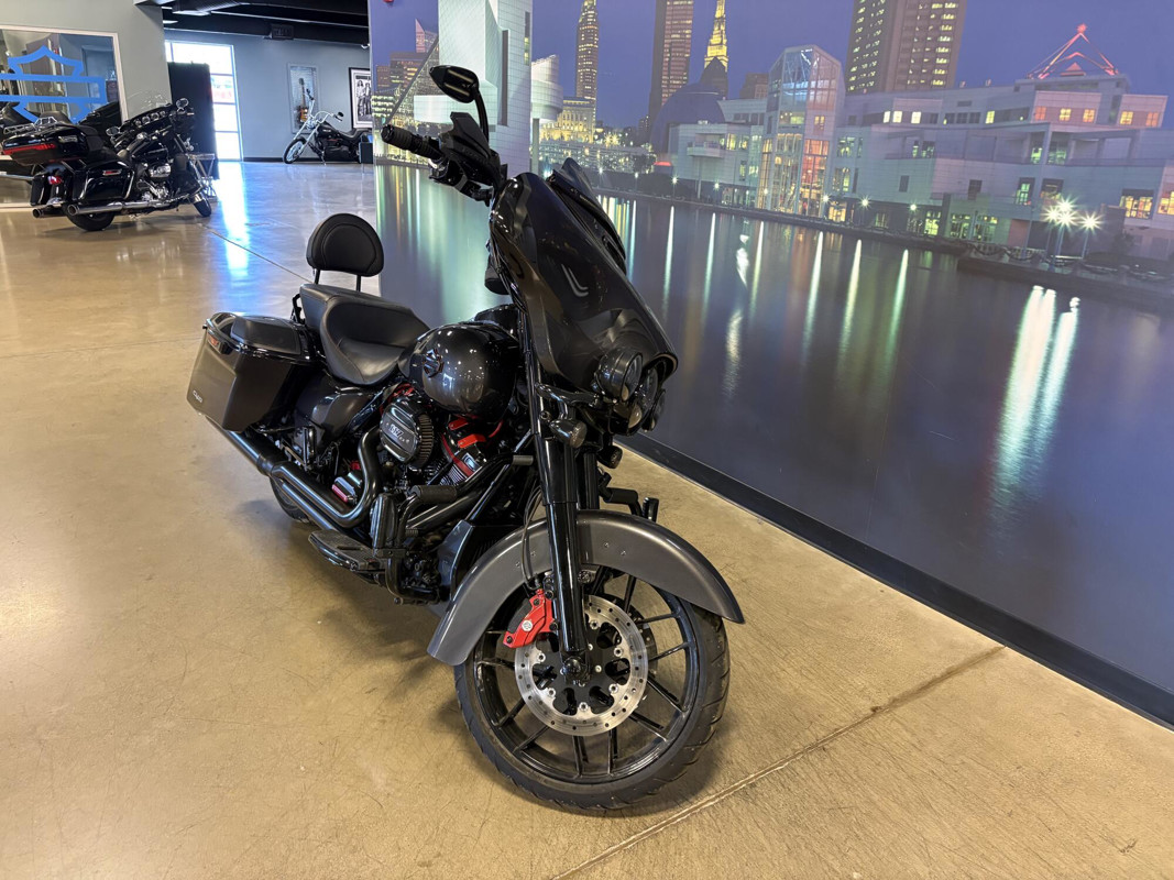CVO® Street Glide®