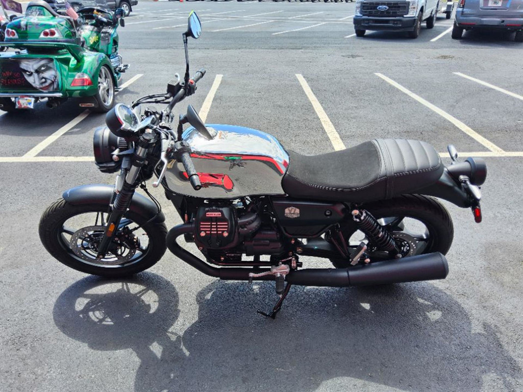 V7 Stone