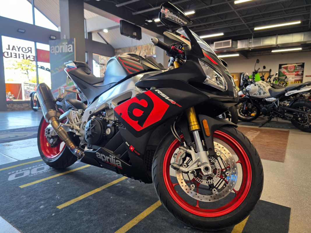 RSV4 RR