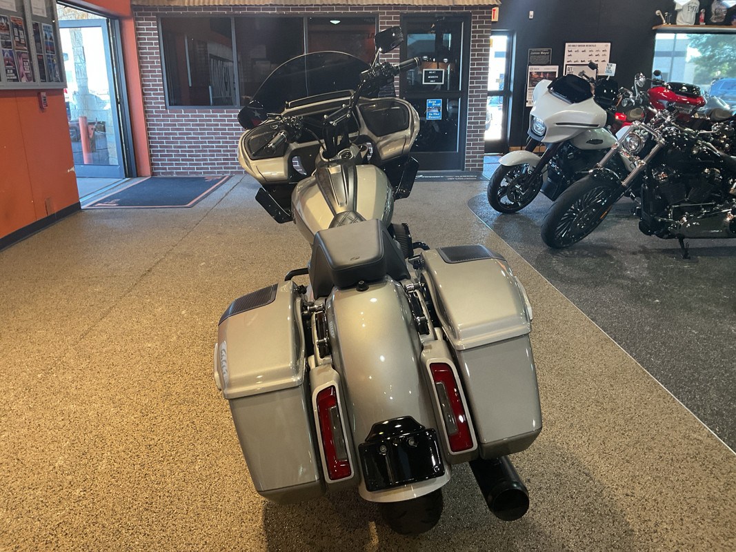 CVO® Road Glide®