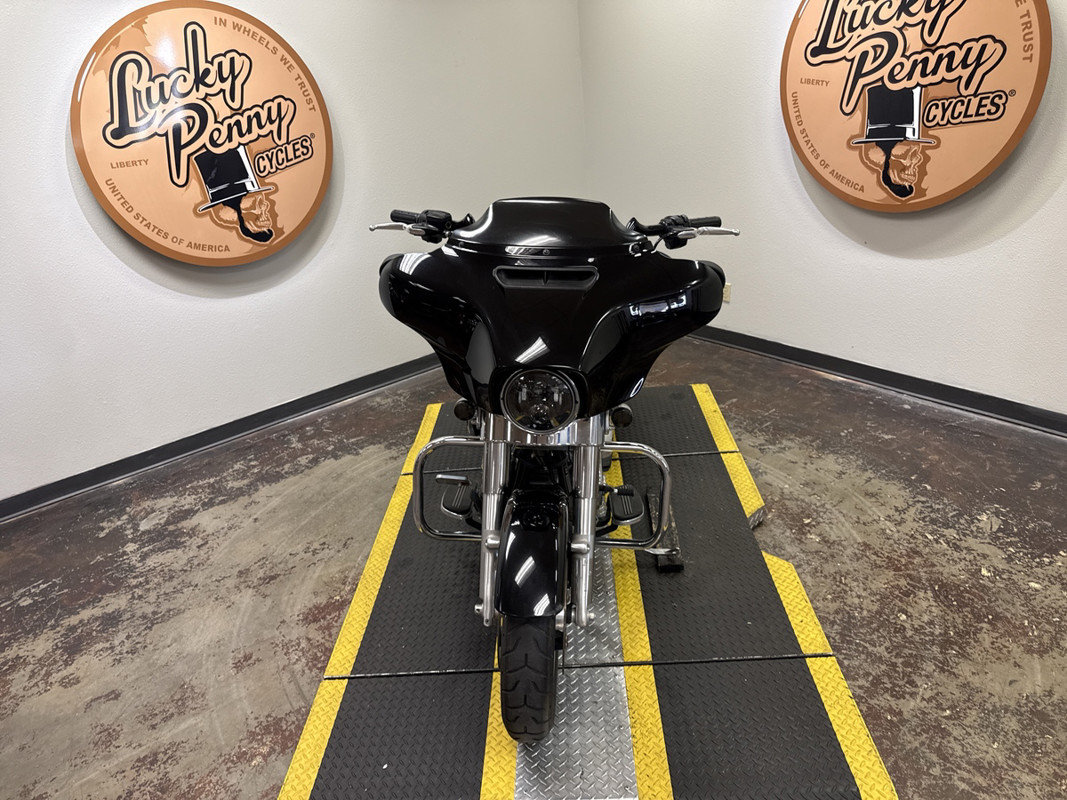 Street Glide®