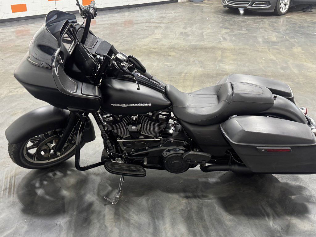 Road Glide®
