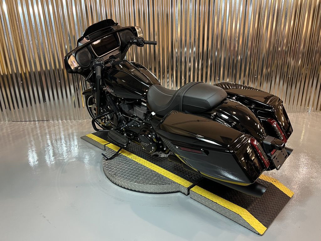 Street Glide®