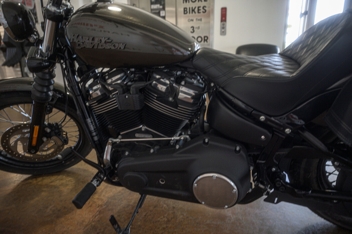 Street Bob®