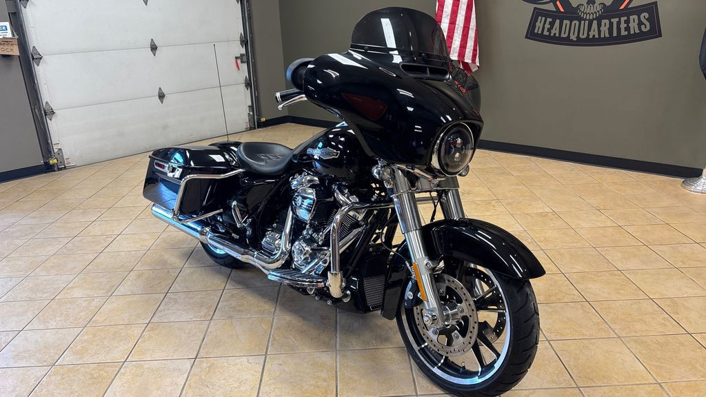Street Glide®