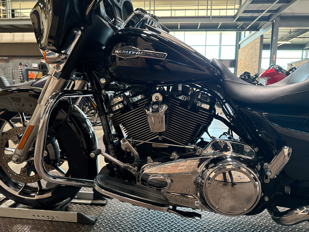 Street Glide®