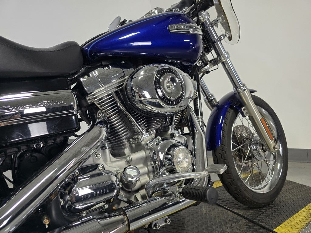 Dyna® Super Glide® Custom