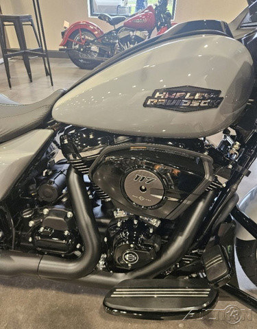 Road Glide®