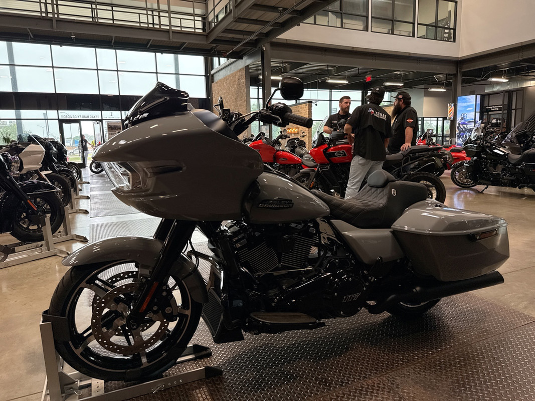 Road Glide®