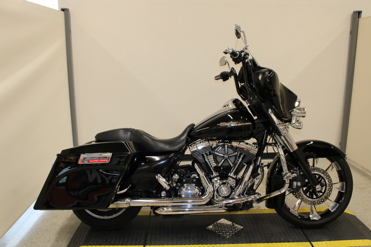 Street Glide®