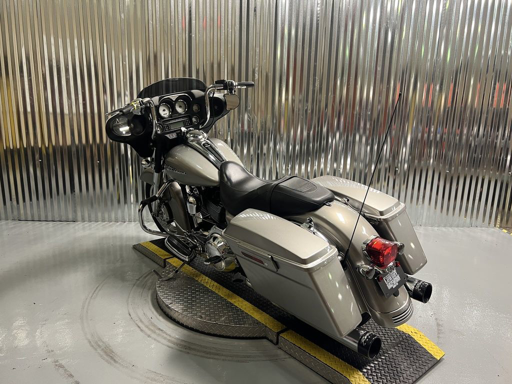 Street Glide®