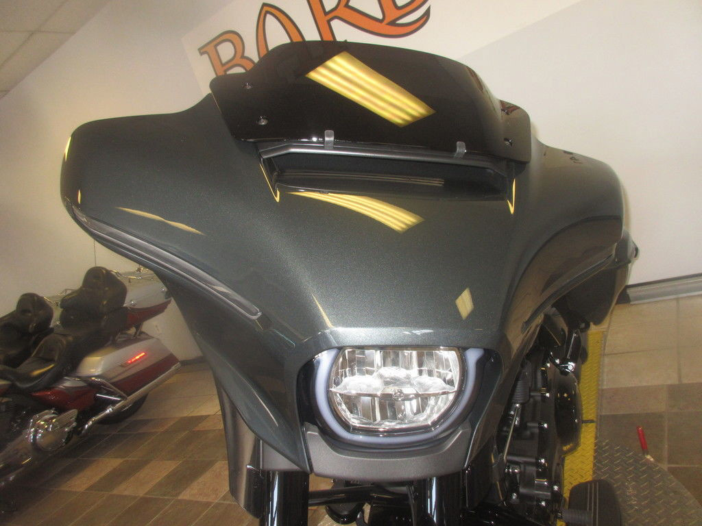 Street Glide®