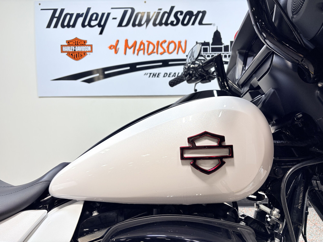 Street Glide®