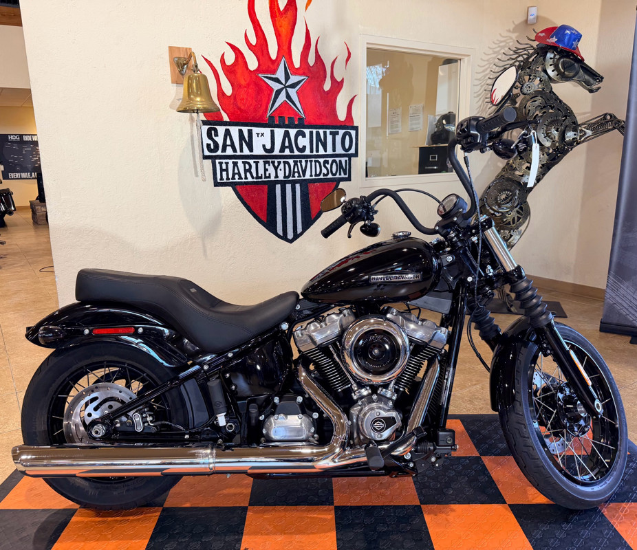 Street Bob®