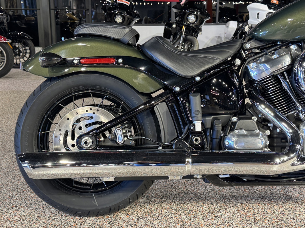 Street Bob®