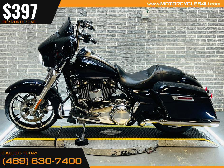 Street Glide®