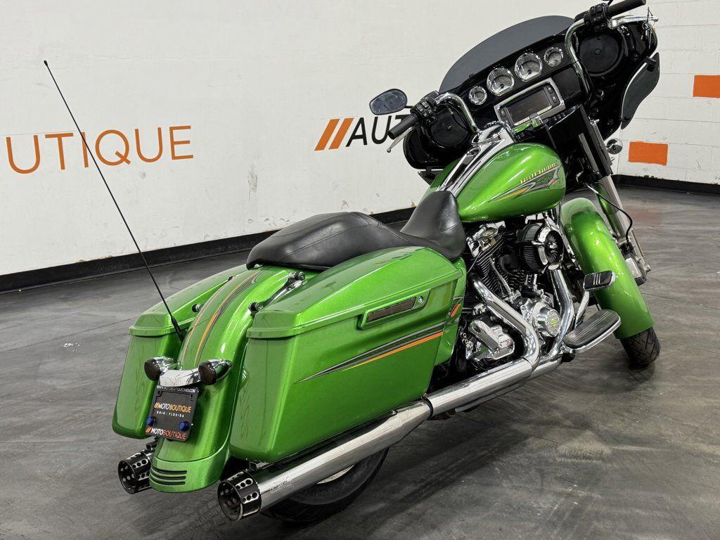 Street Glide®