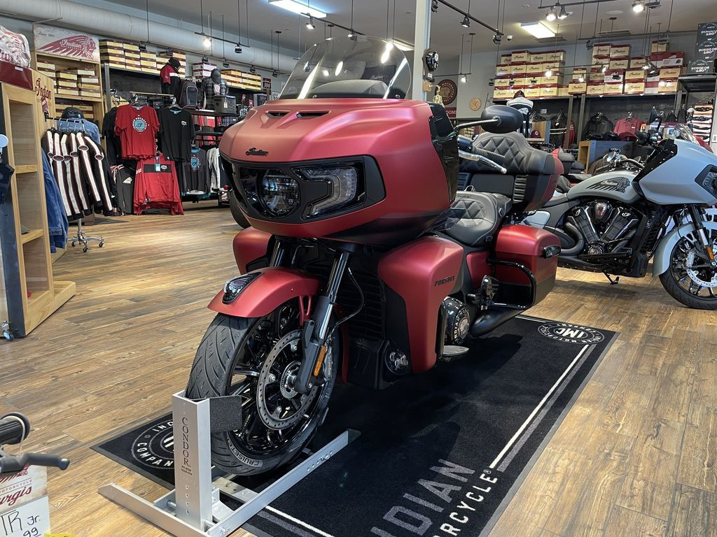 Pursuit Dark Horse 112