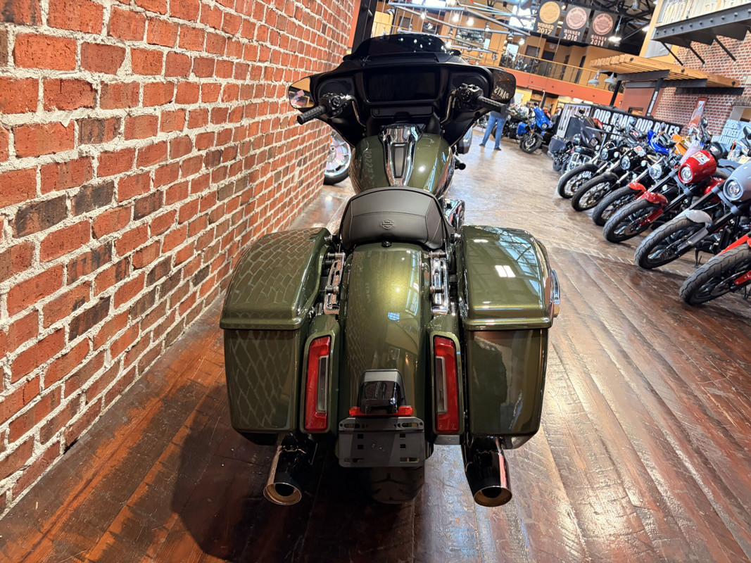 Street Glide®