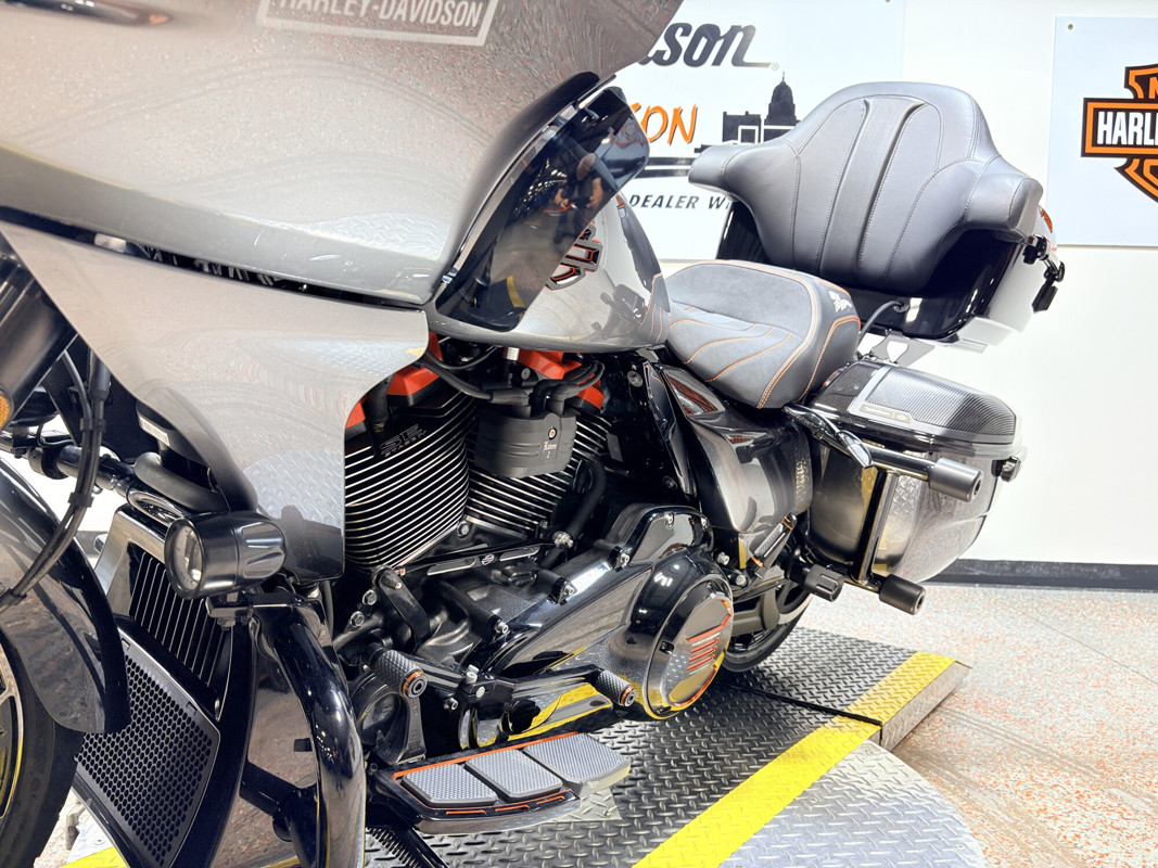 CVO® Road Glide®