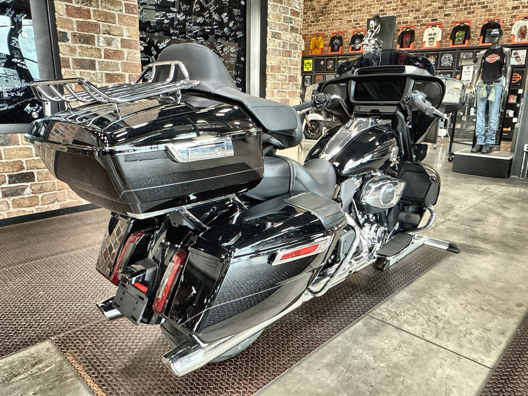 Street Glide® Ultra