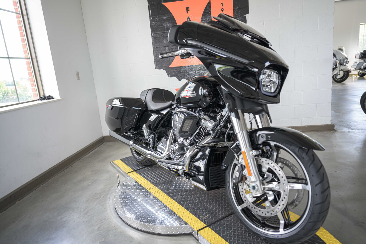 Street Glide®