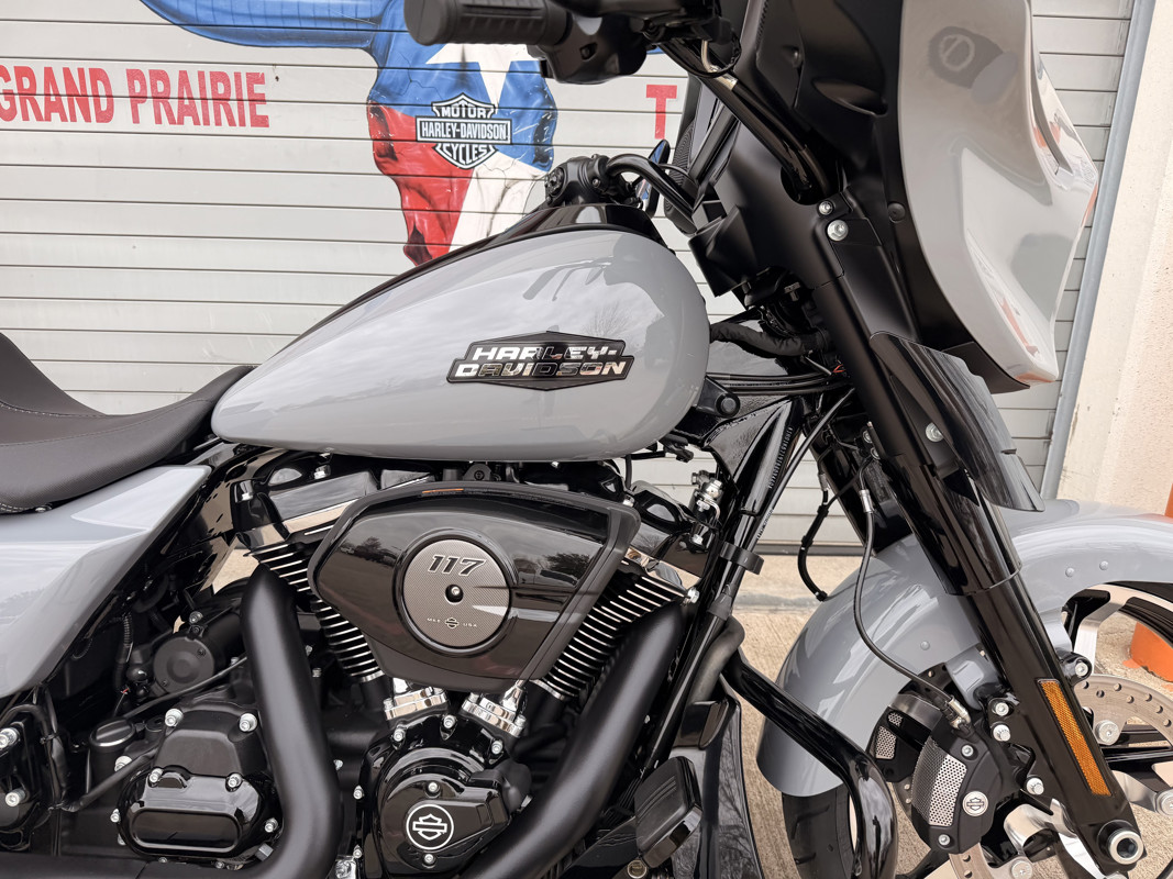 Street Glide®