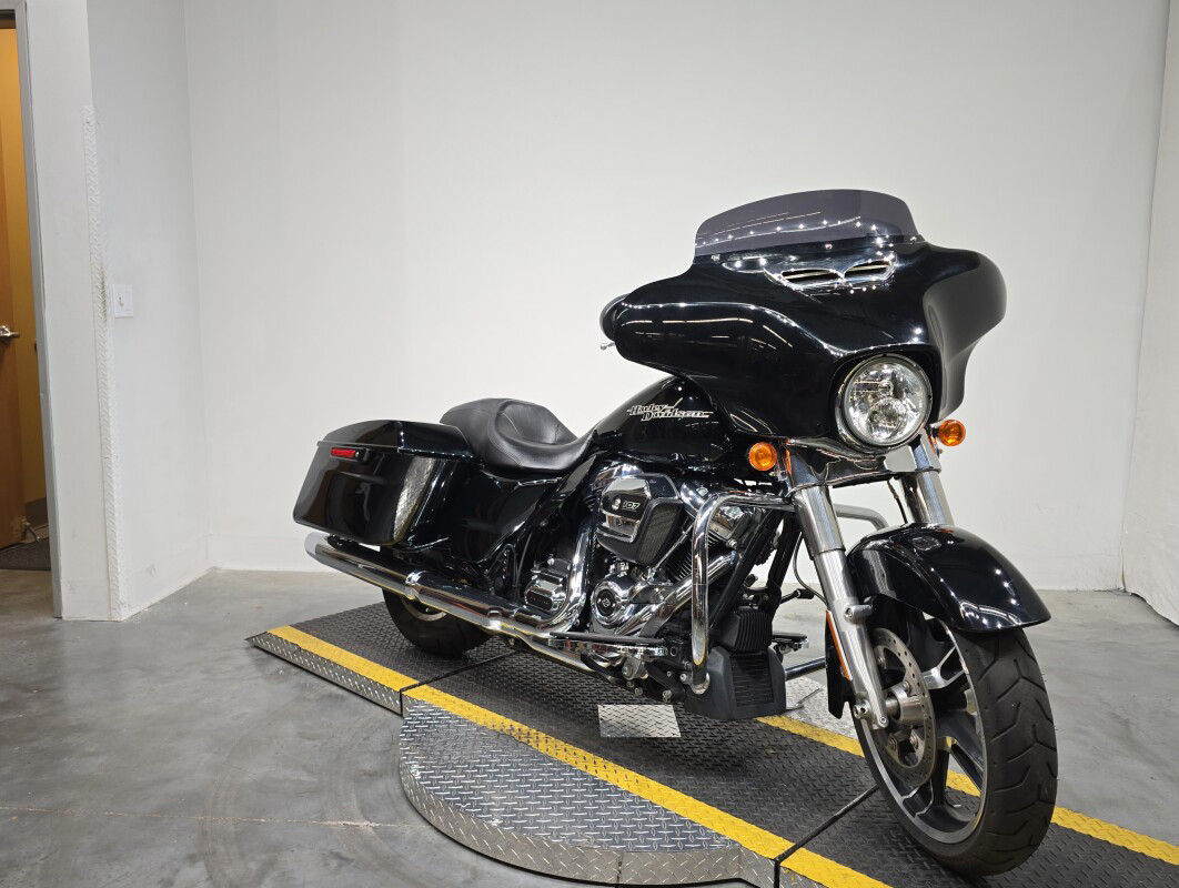 Street Glide®