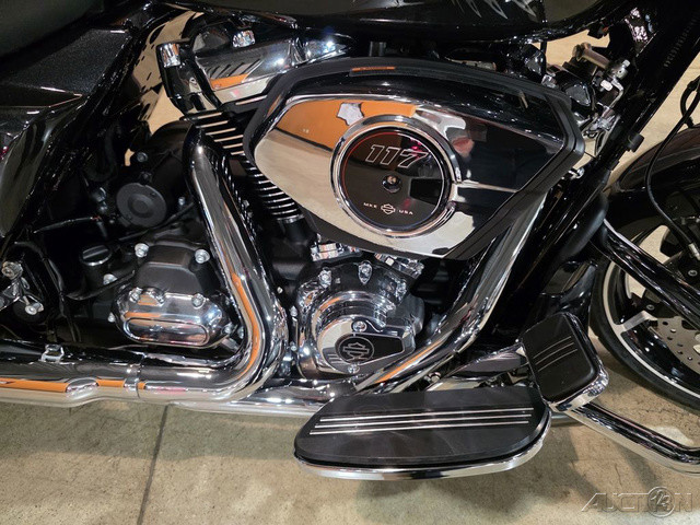 Street Glide®
