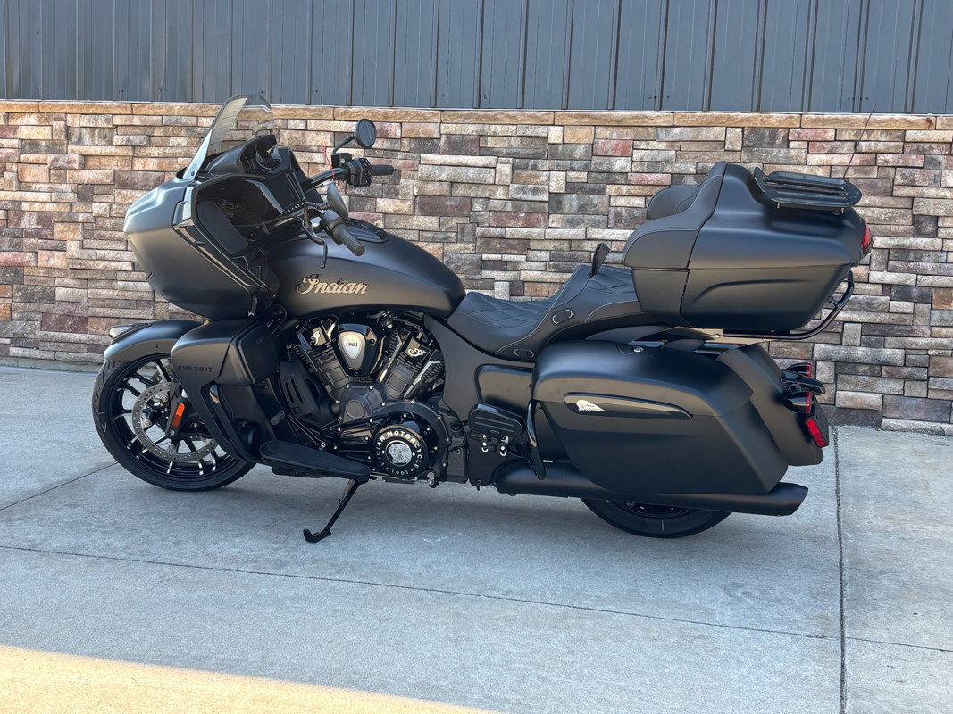 Pursuit Dark Horse