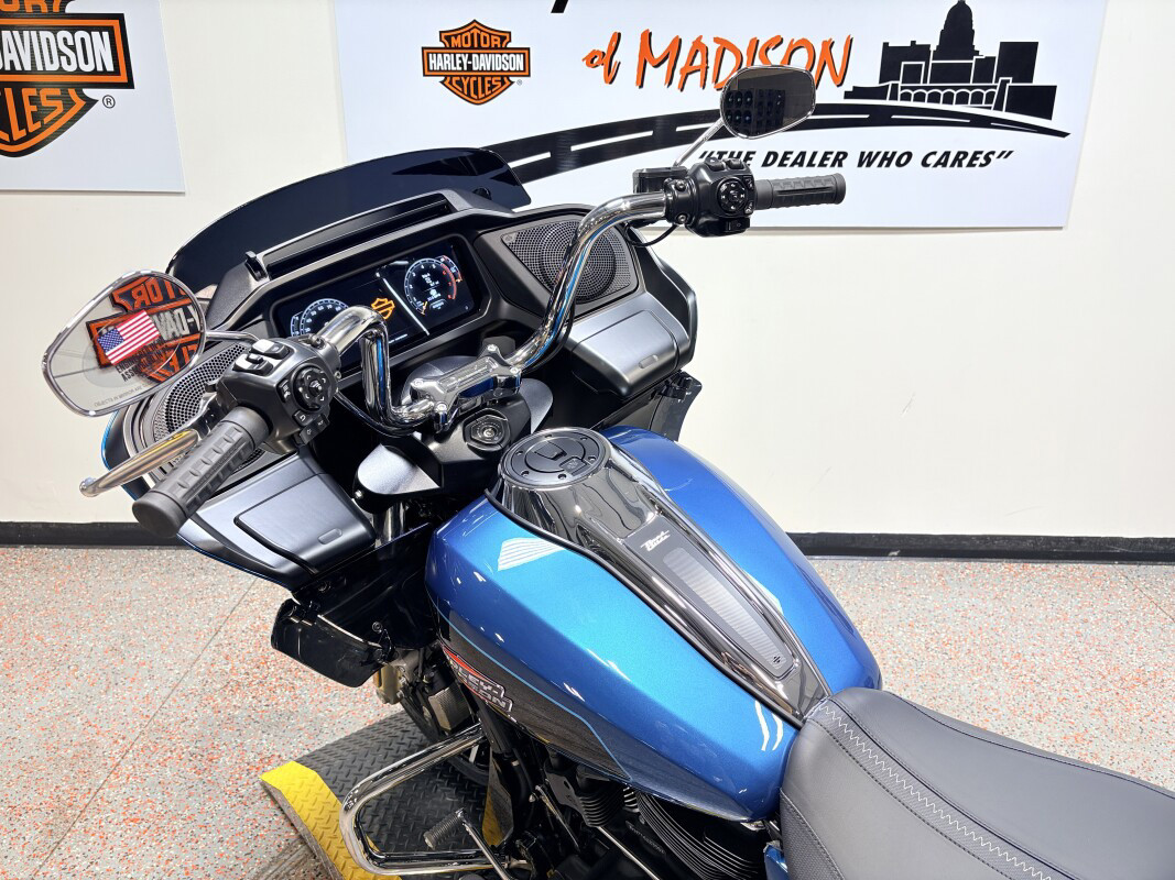 Road Glide®