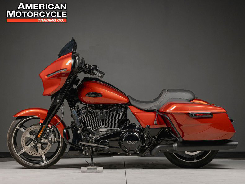 Street Glide®