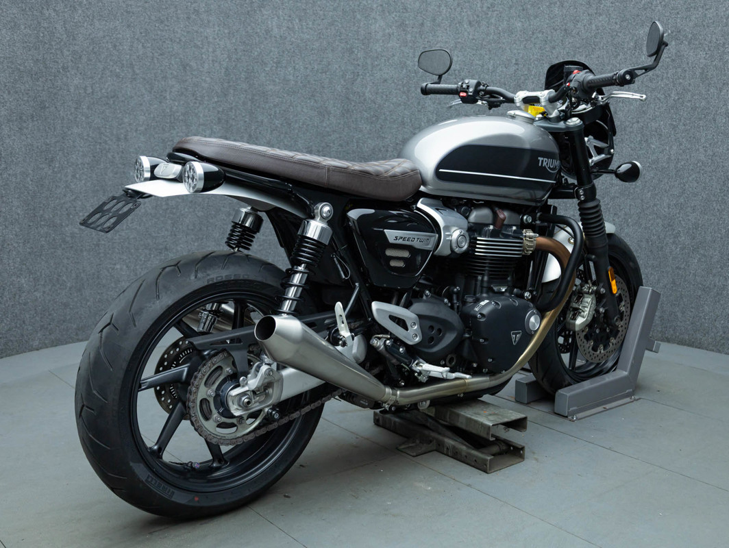 SPEED TWIN