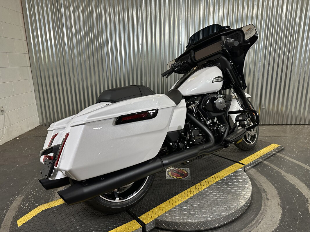 Street Glide®