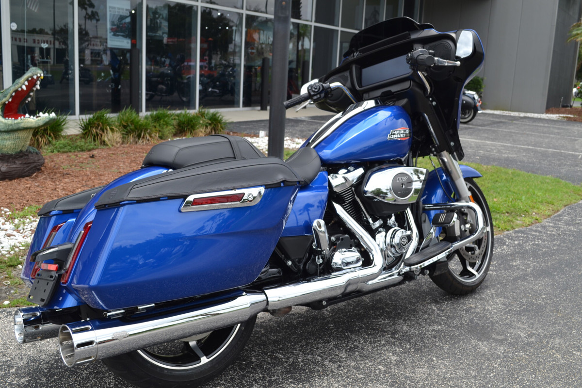 Street Glide®