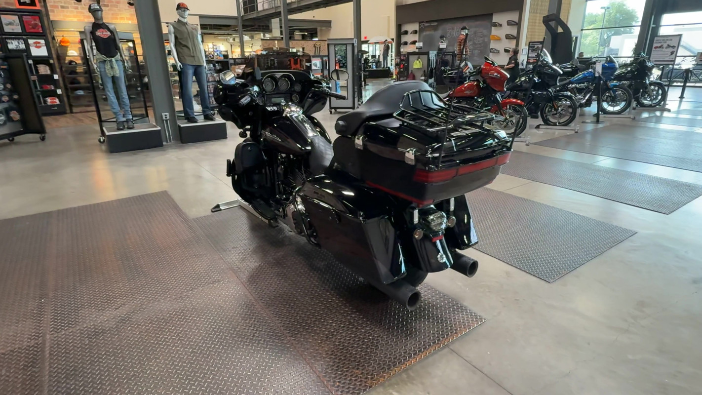 CVO® Ultra Classic® Electra Glide® 