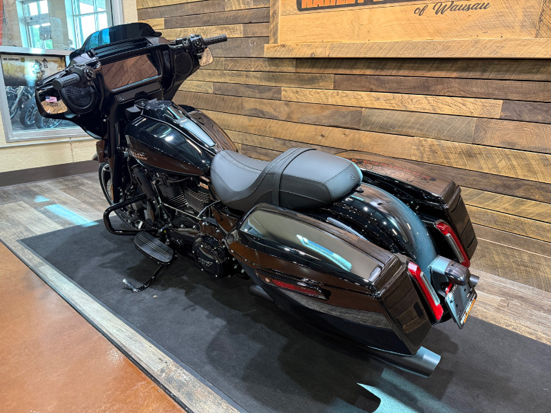 Street Glide®