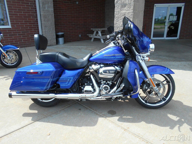 Street Glide®