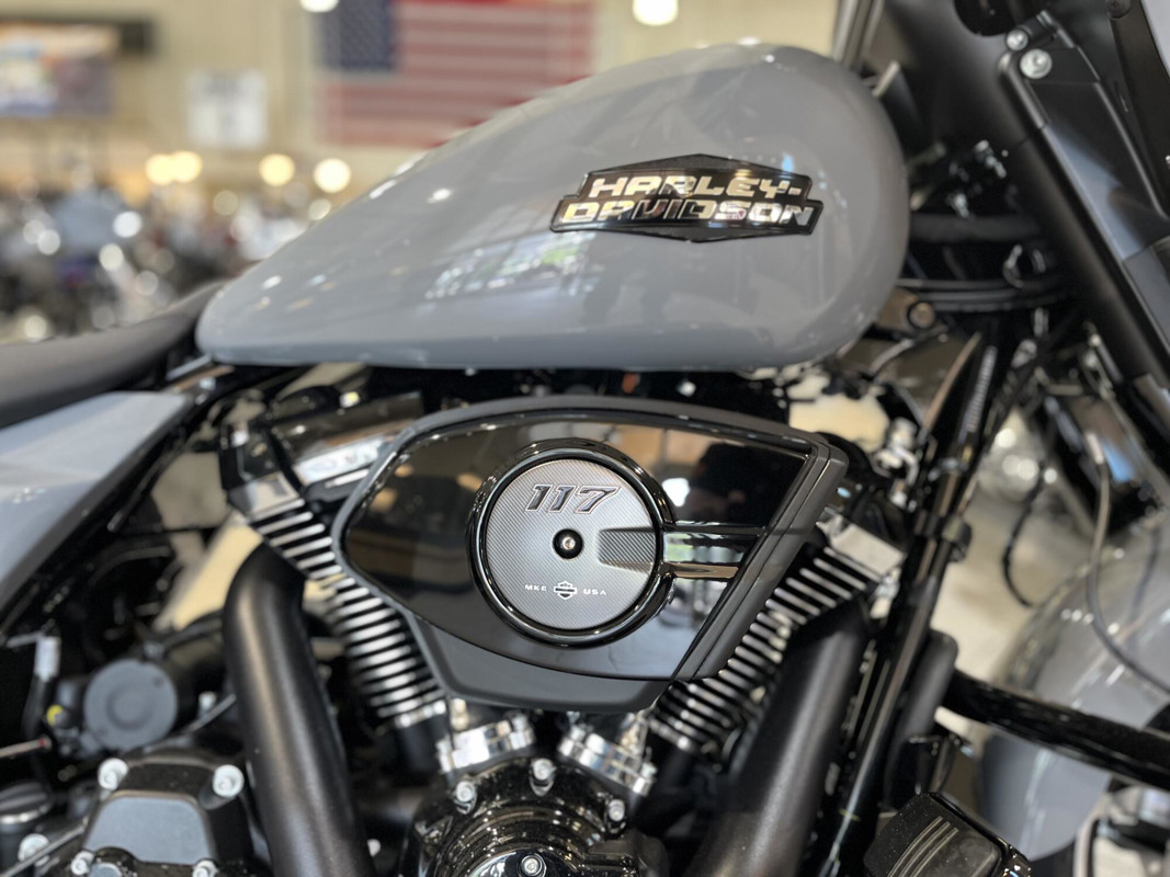 Street Glide®