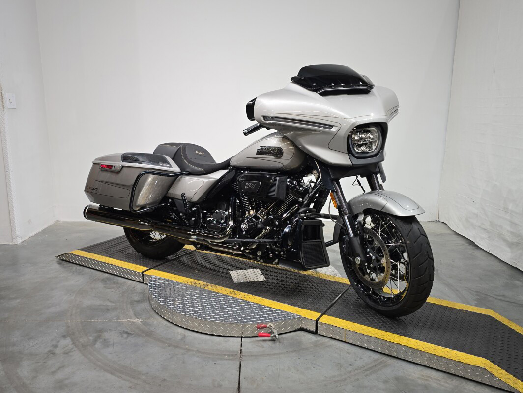 CVO® Street Glide®