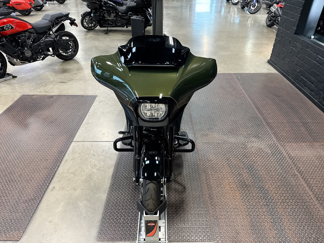 Street Glide®