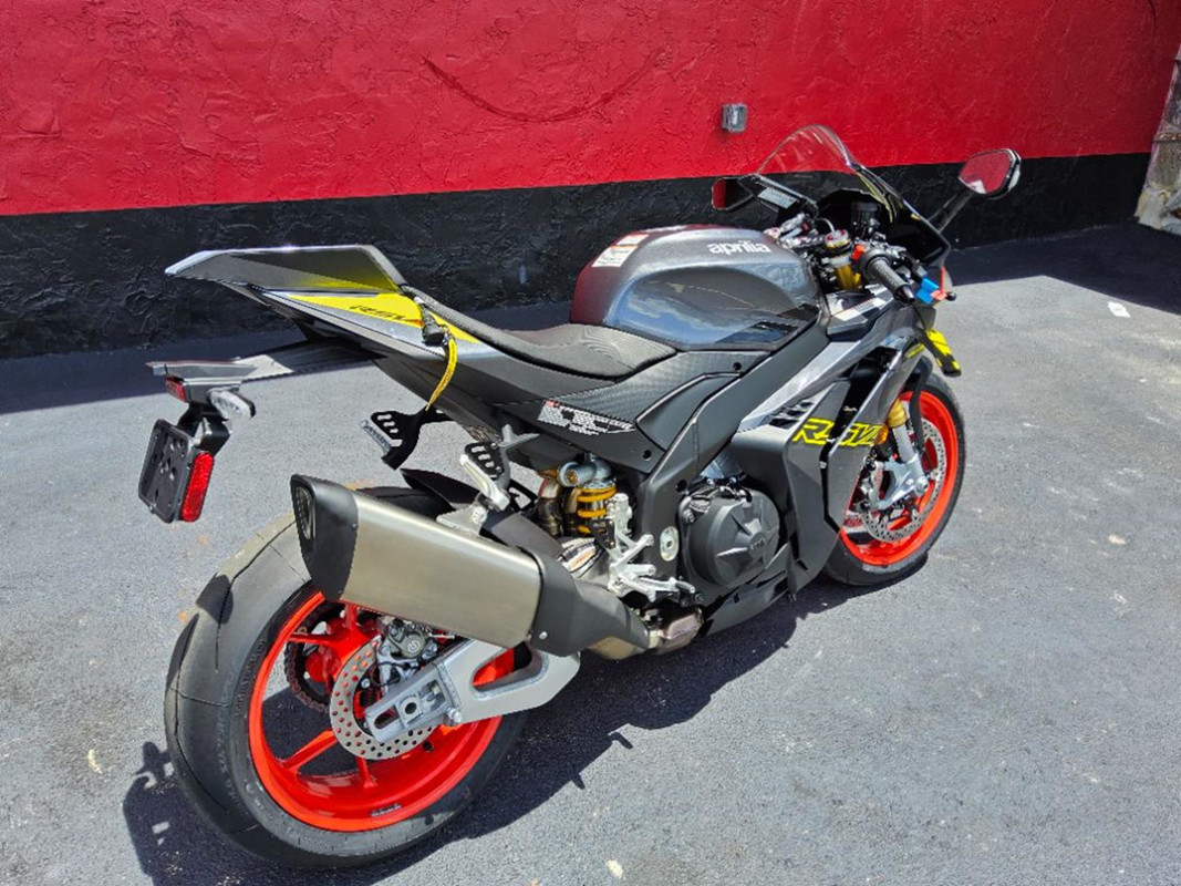 RSV4 1100
