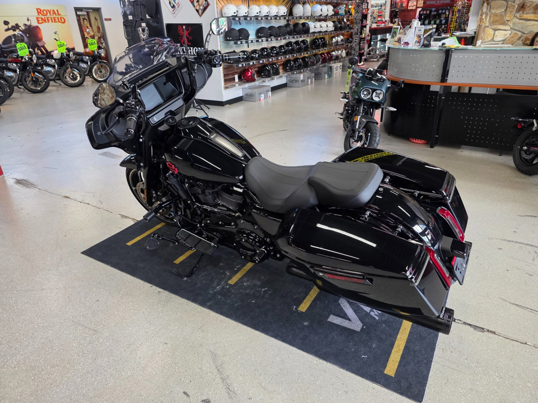Street Glide®