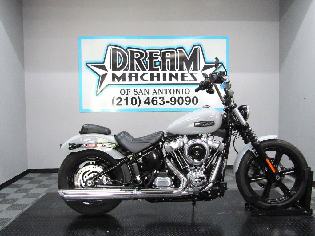 Street Bob®