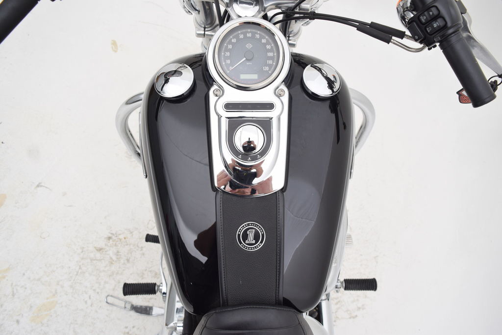 Dyna® Super Glide Custom