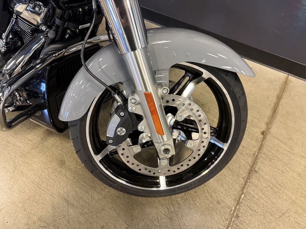 Road Glide®