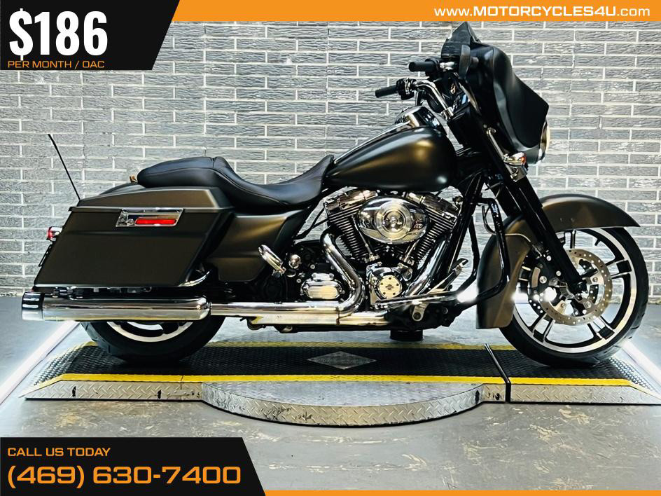 Street Glide®