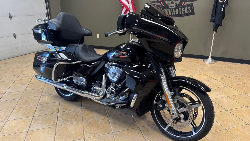 Street Glide®