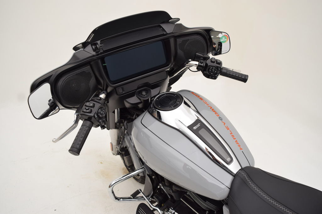Street Glide®